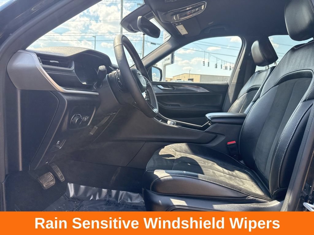Used 2023 Jeep Grand Cherokee L Laredo AWD/4WD image 24