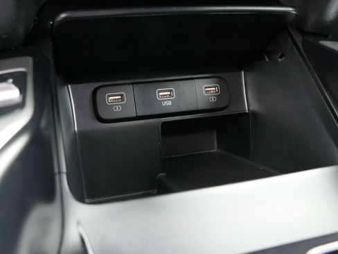 Used 2022 Kia Sorento S FWD image 24