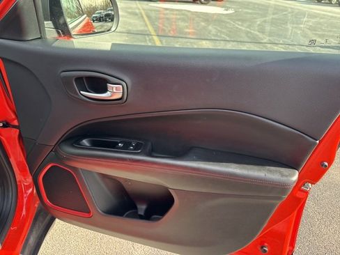 Used 2018 Jeep Compass Trailhawk w/ Cold Weather Group image 18