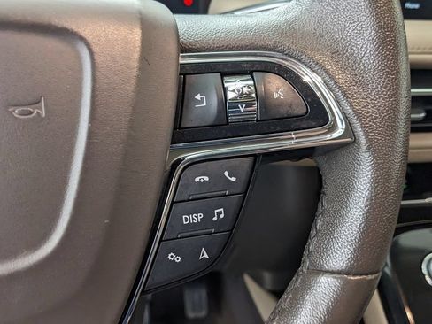 Used 2023 Lincoln Nautilus FWD w/ Premium Package image 31