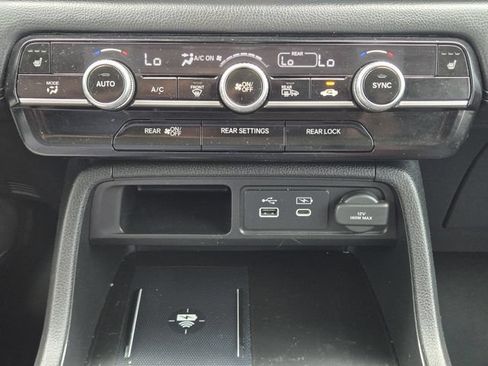 Used 2024 Honda Pilot Touring image 19