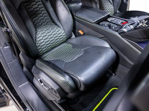 Used 2022 Lamborghini Urus AWD/4WD image 31