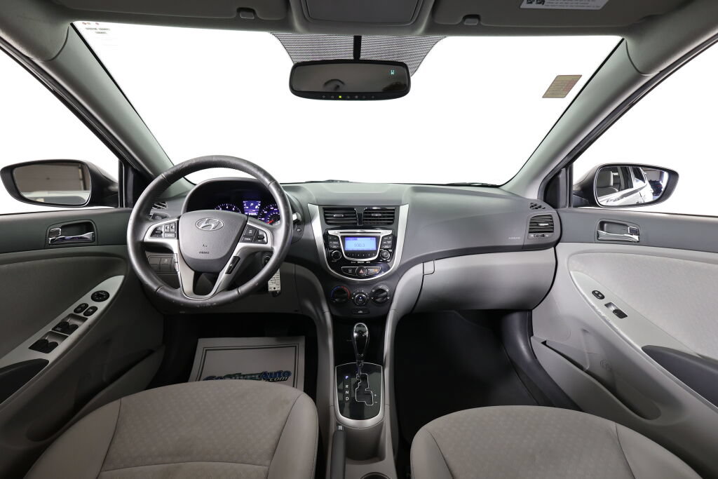 Used 2012 Hyundai Accent SE FWD image 27