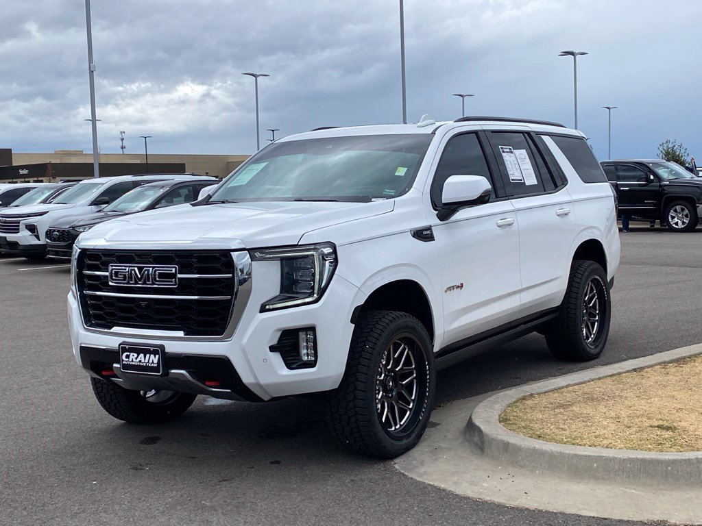 Used 2023 GMC Yukon AT4 w/ AT4 Premium Package AWD/4WD image 3