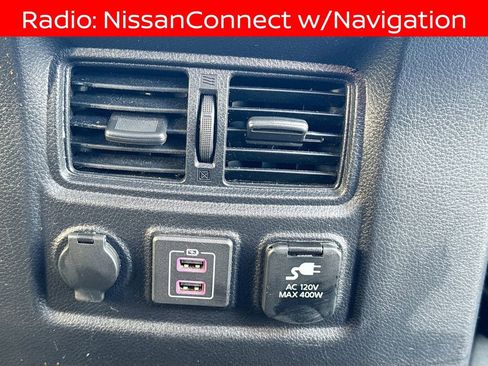 Used 2021 Nissan Titan SV w/ SV Convenience Package image 13