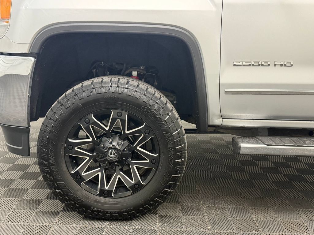 Used 2015 GMC Sierra 2500 SLT w/ Duramax Plus Package AWD/4WD image 11
