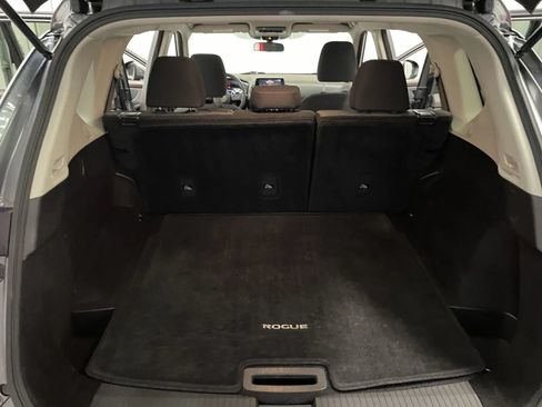 Used 2023 Nissan Rogue SV FWD image 38