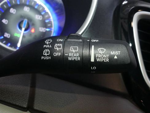Used 2020 Chrysler Pacifica Touring-L w/ Tire & Wheel Group FWD image 35