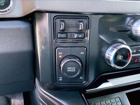 Used 2024 Ford F250 Platinum image 31