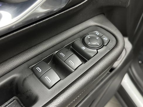 Used 2023 GMC Terrain SLE w/ Driver Convenience Package image 23