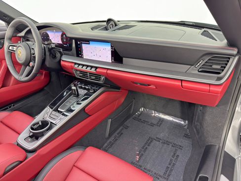 Used 2025 Porsche 911 Carrera RWD image 13