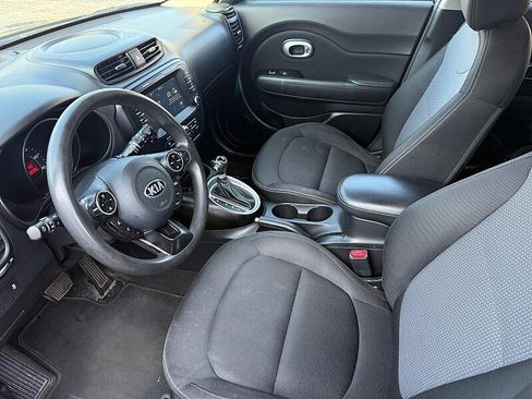 Used 2019 Kia Soul + FWD image 39