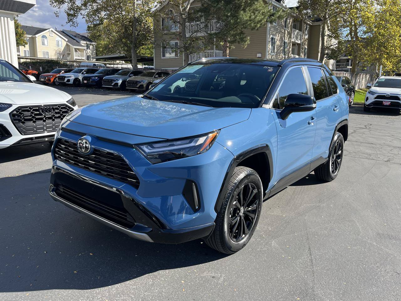 Used 2025 Toyota RAV4 XSE AWD/4WD image 16
