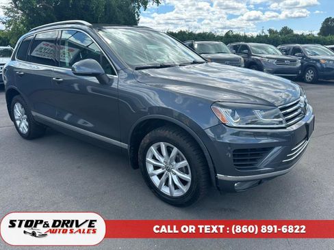 Used 2016 Volkswagen Touareg Sport image 8