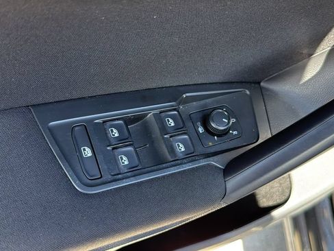 Used 2021 Volkswagen Tiguan S FWD image 20