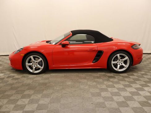 Used 2022 Porsche 718 Boxster image 2