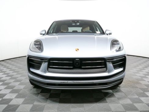 Certified 2025 Porsche Macan image 37