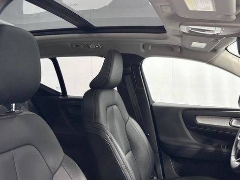 Certified 2026 Volvo XC40 B5 Plus AWD/4WD image 19