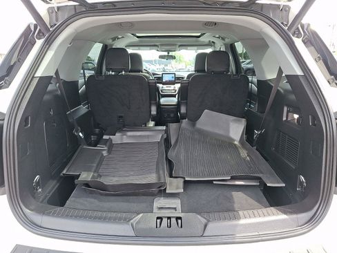 Certified 2023 Ford Explorer XLT w/ Equipment Group 202A AWD/4WD image 30