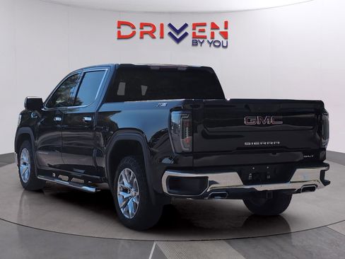 Used 2021 GMC Sierra 1500 SLT image 3