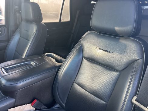 Used 2021 GMC Yukon Denali w/ LPO, Illumination Package image 25
