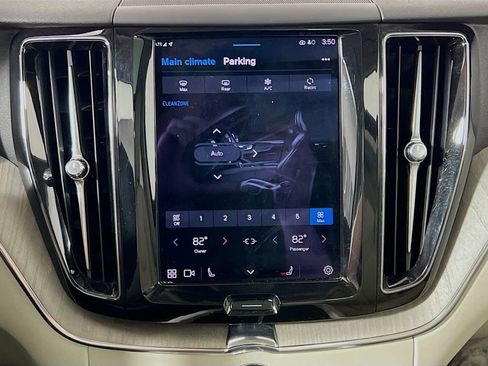 Used 2023 Volvo XC60 T8 Plus image 16