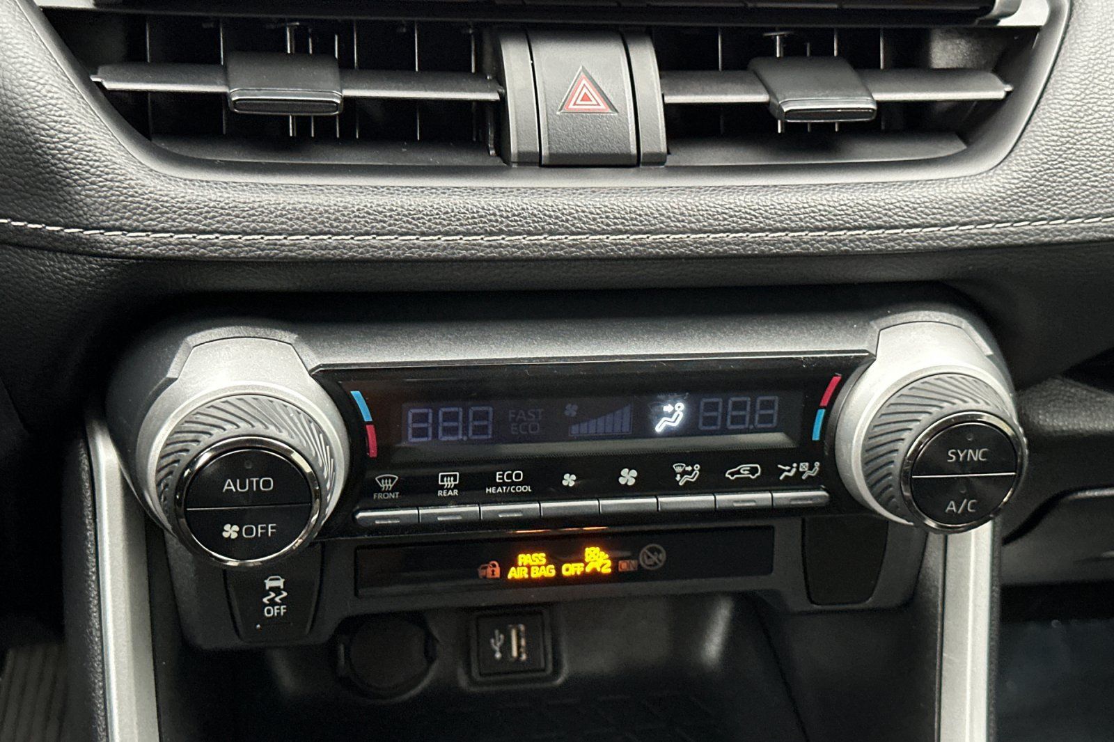Used 2023 Toyota RAV4 LE AWD/4WD image 22