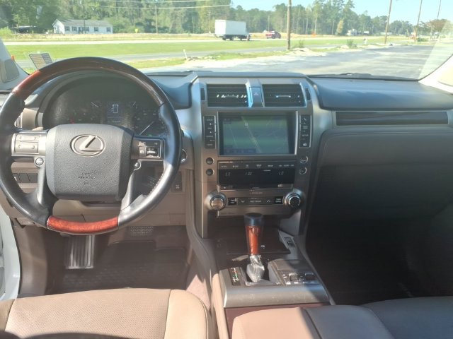 Used 2017 Lexus GX 460 Premium w/ Premium Package AWD/4WD image 12