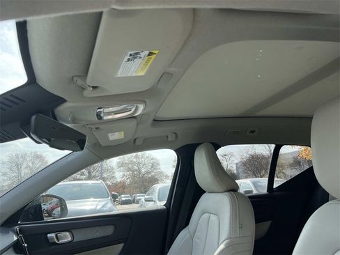 Used 2023 Volvo XC40 B5 Plus w/ Protection Package Premier image 23