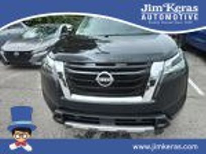 Used 2025 Nissan Pathfinder SL w/ SL Premium Package