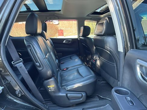 Used 2015 Nissan Pathfinder Platinum w/ Family Entertainment Package image 28