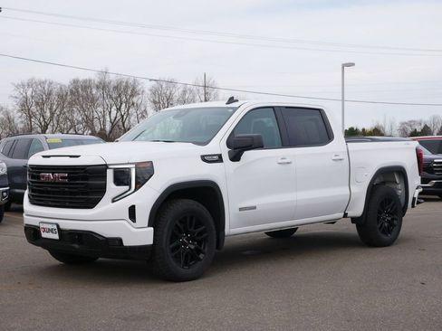 Used 2024 GMC Sierra 1500 Elevation image 3