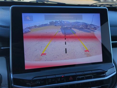 Used 2024 Jeep Compass Limited image 14