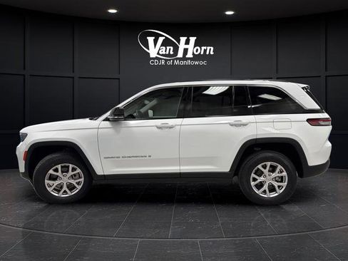 Used 2022 Jeep Grand Cherokee Limited AWD/4WD image 6