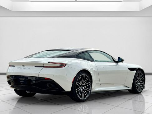 Used 2024 Aston Martin DB12 Coupe image 10