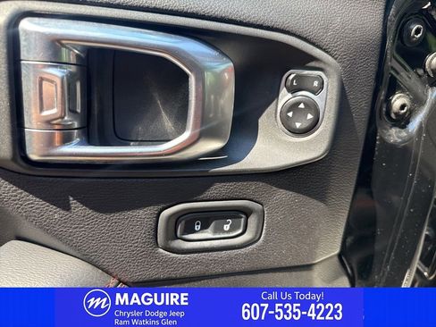 Used 2020 Jeep Gladiator Rubicon AWD/4WD image 23