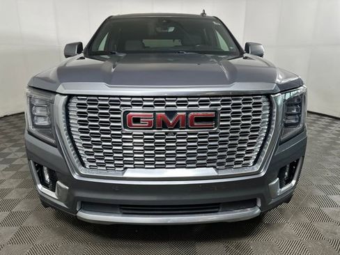 Used 2021 GMC Yukon Denali w/ Denali Premium Package image 8