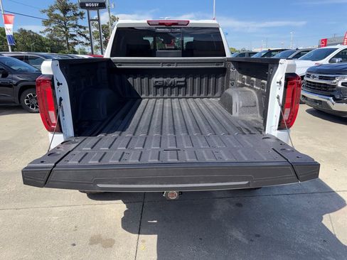 New 2026 GMC Sierra 1500 AT4 w/ Technology Package AWD/4WD image 23