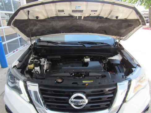 Used 2020 Nissan Pathfinder SV image 52