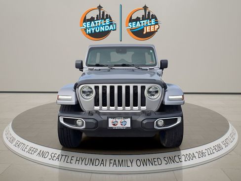 Used 2021 Jeep Wrangler Unlimited Sahara w/ Cold Weather Group AWD/4WD image 8