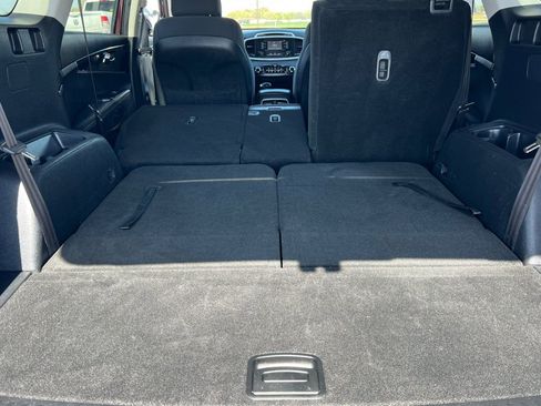 Used 2017 Kia Sorento AWD image 16
