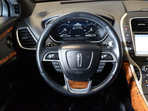 Used 2020 Lincoln Nautilus Reserve w/ Cargo Utility Package AWD/4WD image 15