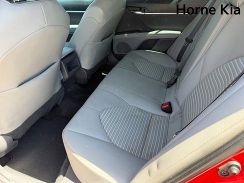 Used 2021 Toyota Camry SE w/ Convenience Package FWD image 14