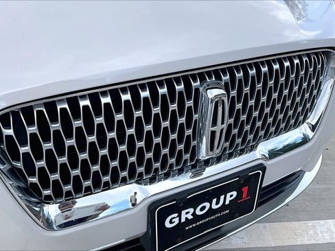 Used 2021 Lincoln Corsair FWD w/ Premium Package image 28