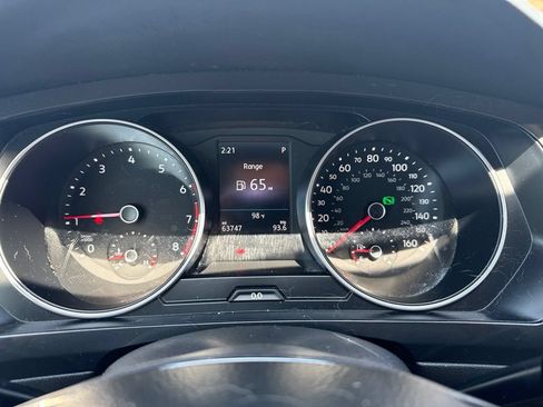 Used 2018 Volkswagen Tiguan SE AWD/4WD image 8