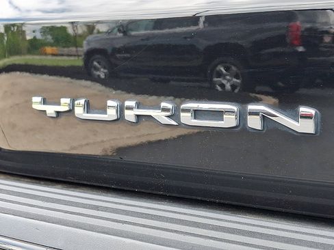 Used 2023 GMC Yukon XL Denali Ultimate AWD/4WD image 32