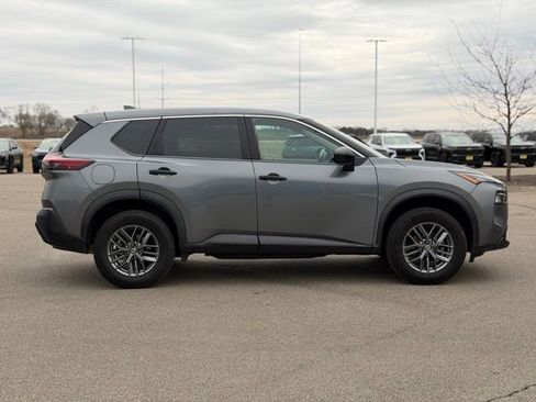 Used 2021 Nissan Rogue S image 5