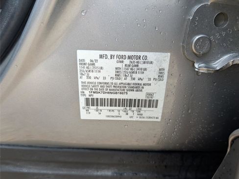 Used 2022 Ford Explorer XLT w/ Equipment Group 202A image 11