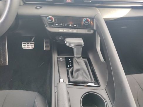 Certified 2025 Hyundai Elantra Sport image 11