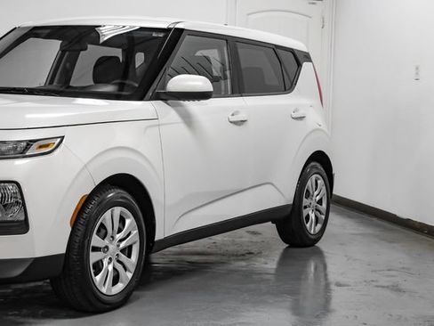 Used 2022 Kia Soul LX FWD image 7